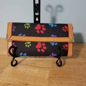 Beautiful NWOTs Paw Print Wallet Snap Closure      (#66)